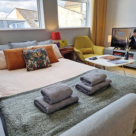 1-Bed Apartment, Close To Kensington Olympia With Free Wi-Fi & Netflix London Eksteriør bilde