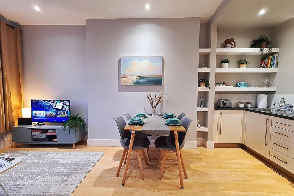 1-Bed Apartment, Close To Kensington Olympia With Free Wi-Fi & Netflix London Eksteriør bilde